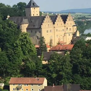 Apartment Ferienwohnung Am Schloss, Schonungen